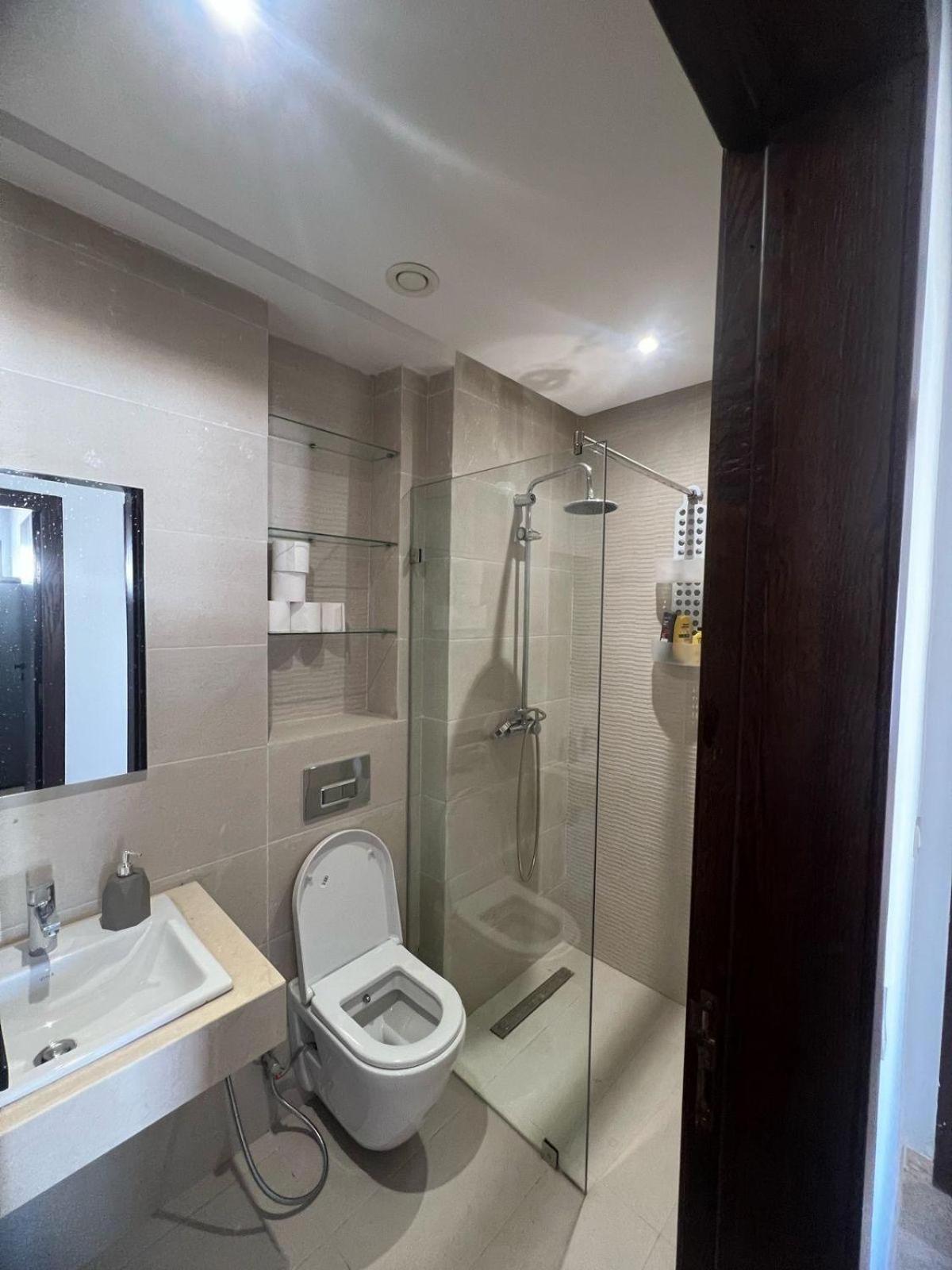 2br 2ba Indoor Parking