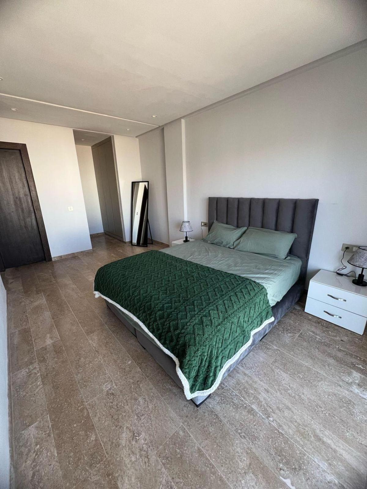 2br 2ba Indoor Parking Apartment *